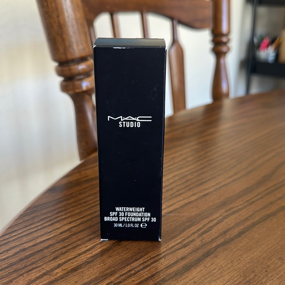 Mac Waterweight Foundation